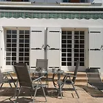 Bellevue Bed & Breakfast 3*