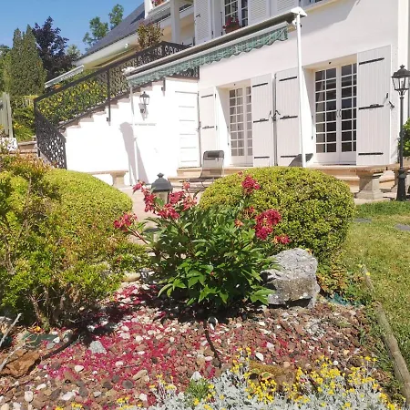 Bellevue Bed & Breakfast 3*