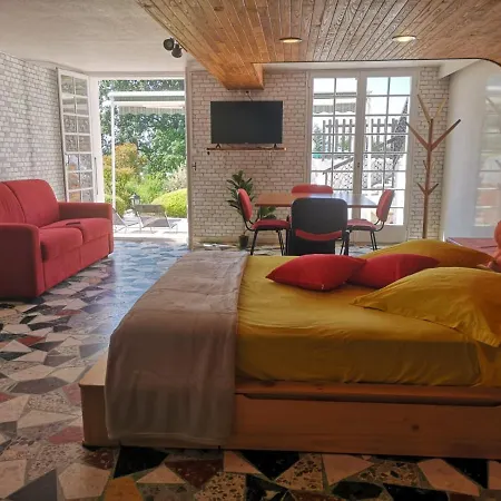Bellevue Bed & Breakfast 3*