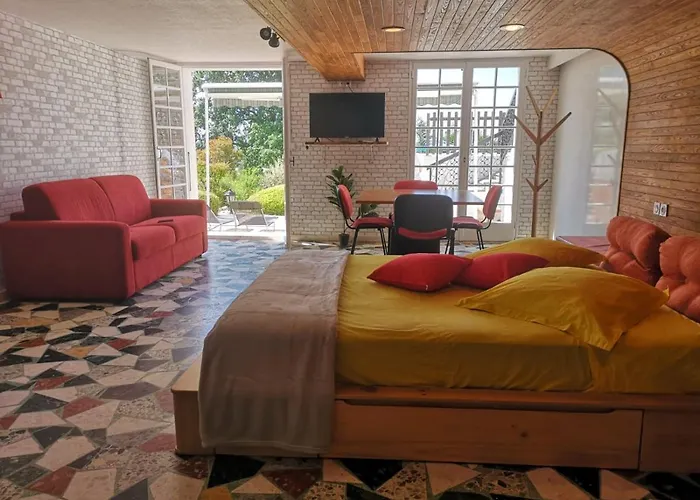 Bellevue Bed & Breakfast 3*